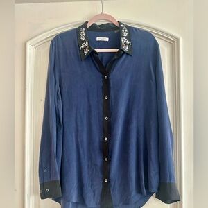 Equipment Silk Blouse with beautiful jeweled collar